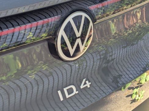 Used 2023 Volkswagen ID.4 Pro S AWD/4WD image 4
