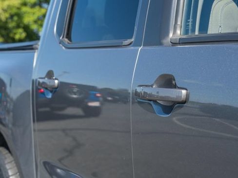 Used 2022 Nissan Frontier SV AWD/4WD image 34