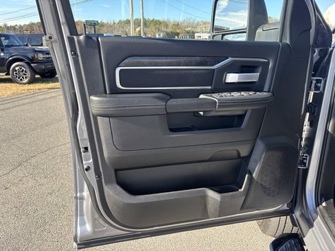 Used 2024 RAM 2500 Big Horn w/ Night Edition image 13