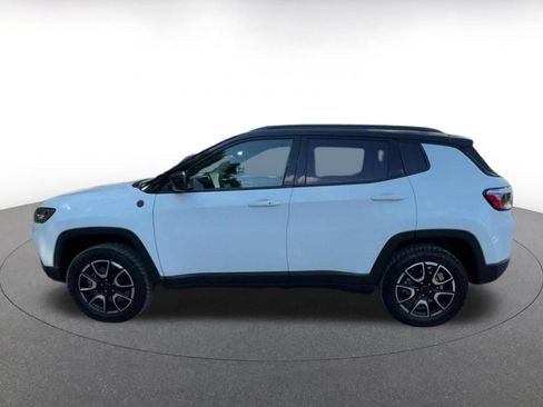 Used 2025 Jeep Compass Trailhawk AWD/4WD image 8