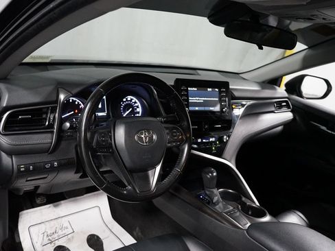 Used 2022 Toyota Camry SE FWD image 11
