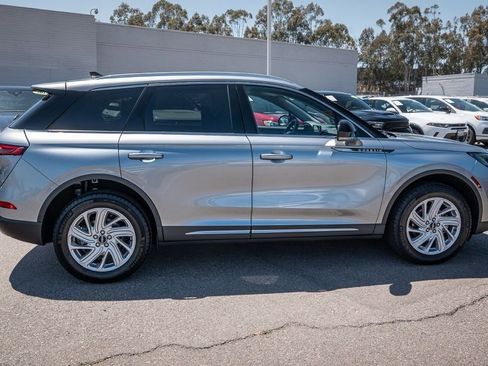 Used 2022 Lincoln Corsair Standard image 5