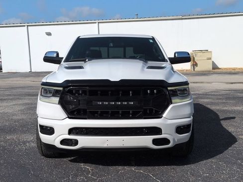 Used 2019 RAM 1500 Laramie AWD/4WD image 9