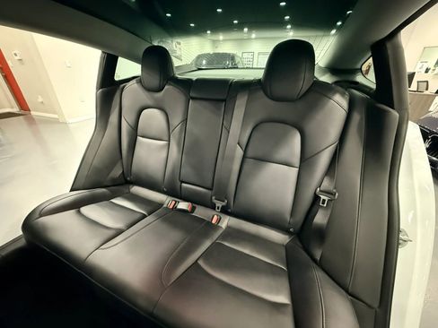 Used 2019 Tesla Model 3 Standard Range RWD image 12