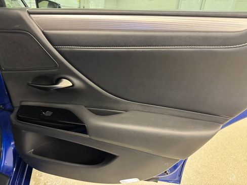 Used 2022 Lexus ES 300h F Sport image 25