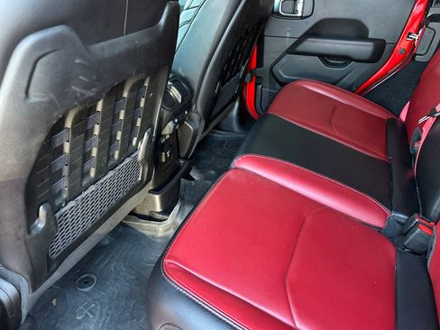 Used 2023 Jeep Wrangler Unlimited Rubicon 4xe image 12