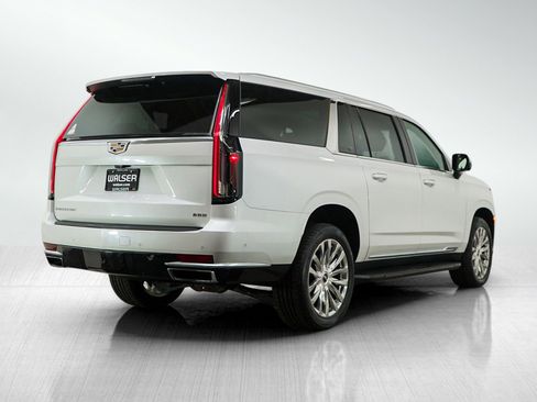 Used 2021 Cadillac Escalade ESV Premium Luxury AWD/4WD image 7