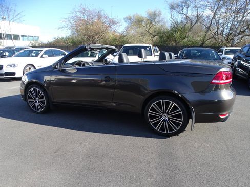 Used 2015 Volkswagen Eos Final Edition image 9