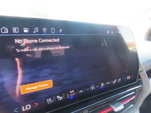 Used 2025 Chevrolet Silverado EV RST AWD/4WD image 28
