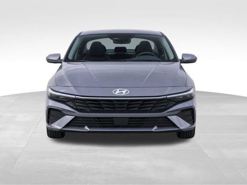 Used 2024 Hyundai Elantra SEL w/ Convenience Package FWD image 5