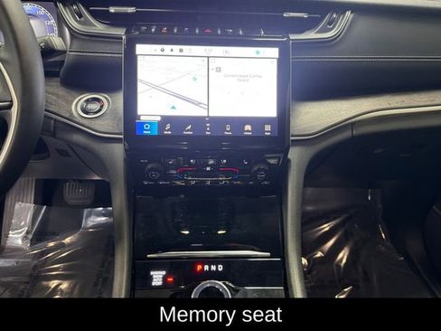 Used 2023 Jeep Grand Cherokee L Limited w/ Luxury Tech Group II image 5