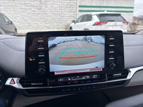 Used 2024 Toyota Sienna LE image 18