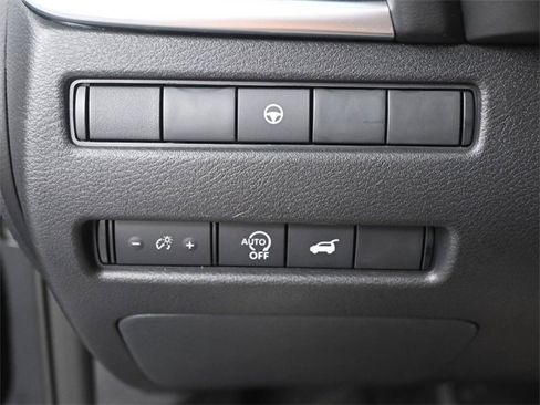 Used 2024 Nissan Rogue SV w/ SV Premium Package image 14