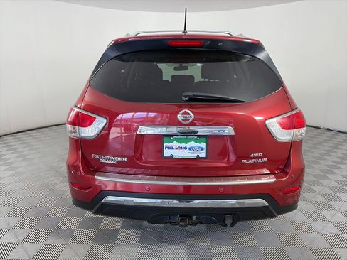 Used 2016 Nissan Pathfinder Platinum w/ Family Entertainment Package AWD/4WD image 6