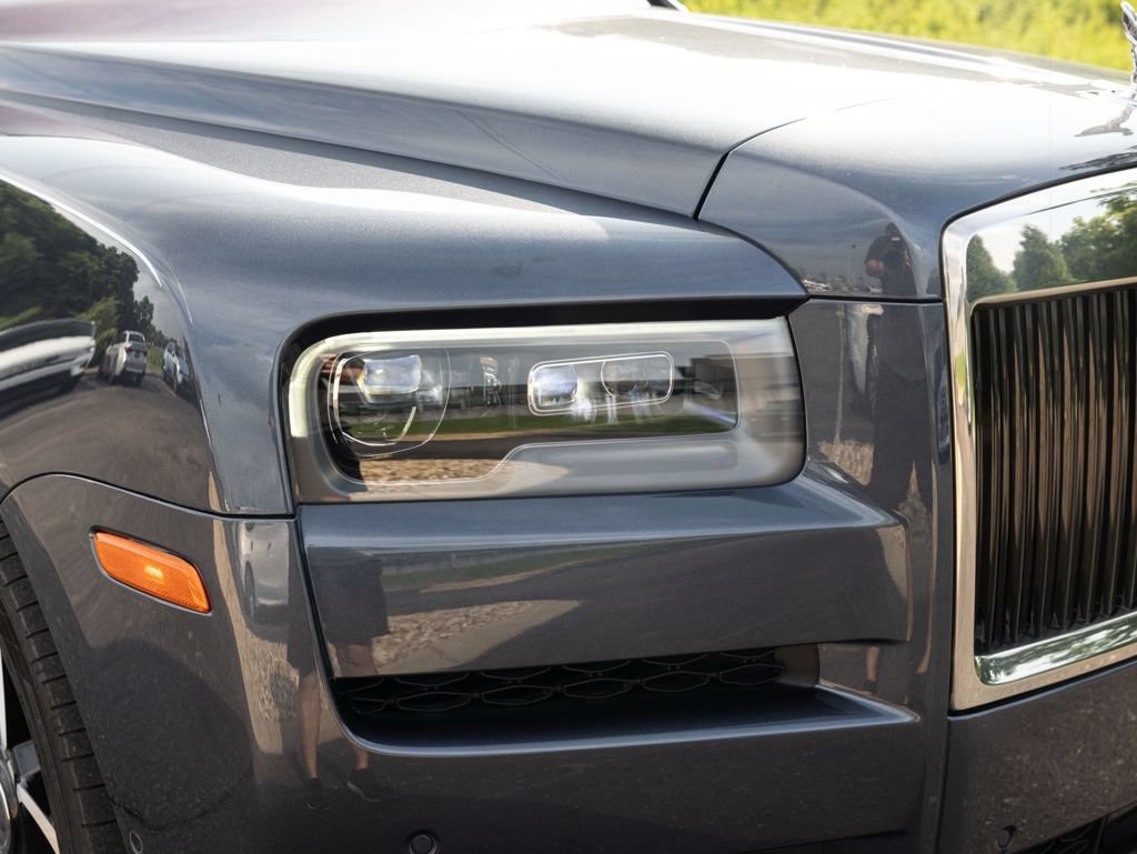 Used 2022 Rolls-Royce Cullinan w/ Cullinan Package AWD/4WD image 17