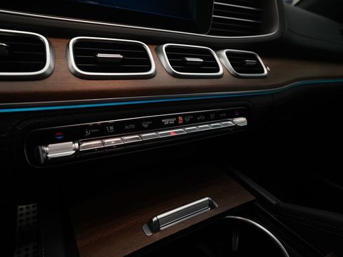 Used 2022 Mercedes-Benz GLS 450 4MATIC image 22
