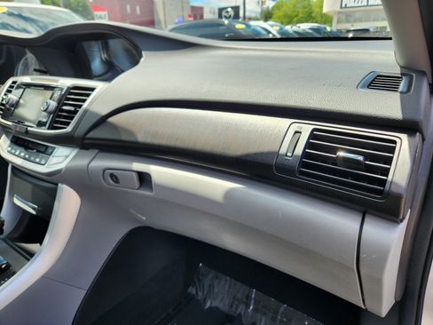 Used 2015 Honda Accord EX-L image 17