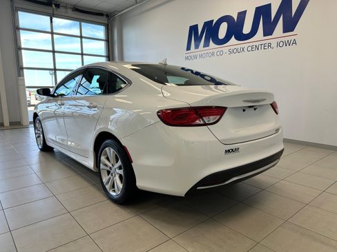 Used 2015 Chrysler 200 Limited w/ Convenience Group FWD image 6