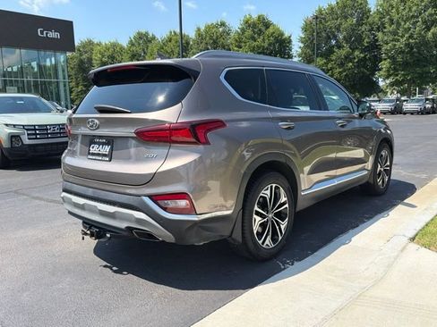 Used 2019 Hyundai Santa Fe Limited FWD image 9