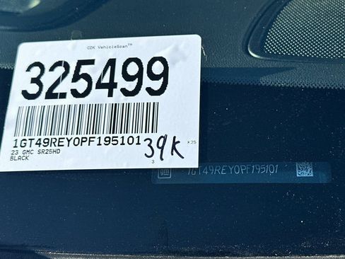 Used 2023 GMC Sierra 2500 Denali image 2