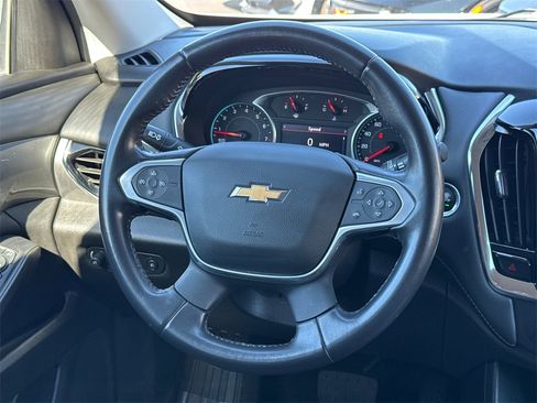 Used 2021 Chevrolet Traverse LT image 24
