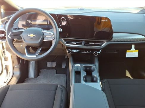 New 2026 Chevrolet Equinox EV LT FWD image 7