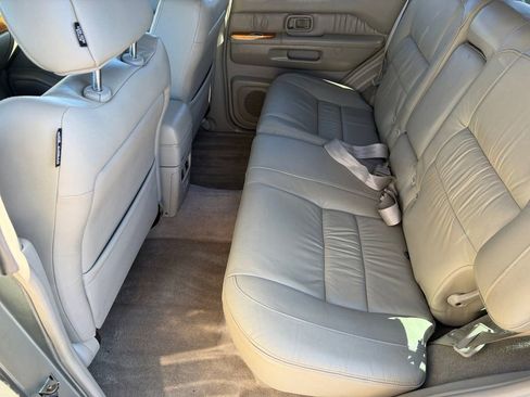 Used 2001 INFINITI QX4 4WD w/ (S02) Sport Pkg image 11