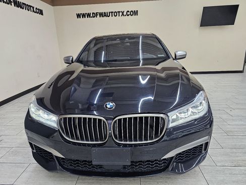 Used 2018 BMW M760i xDrive AWD/4WD image 3