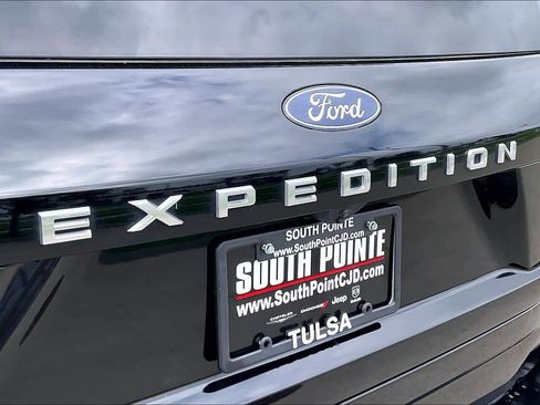 Used 2025 Ford Expedition Active AWD/4WD image 30