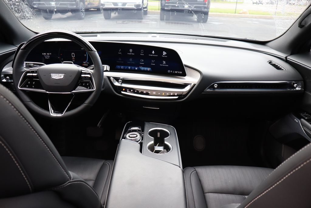 Used 2024 Cadillac Lyriq Sport RWD image 22