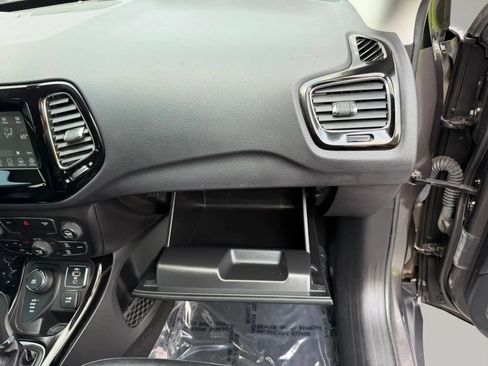 Used 2019 Jeep Compass Latitude AWD/4WD image 47