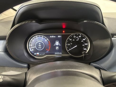 Used 2025 Nissan Versa SV FWD image 9