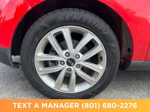 Used 2017 Kia Soul + FWD image 9