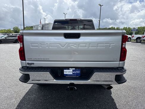 Used 2022 Chevrolet Silverado 2500 LT w/ Convenience Package AWD/4WD image 6
