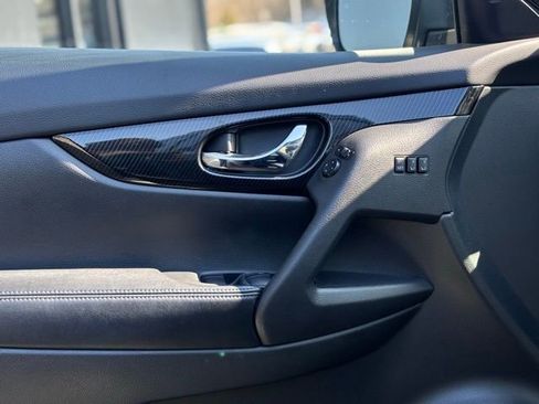 Used 2020 Nissan Rogue SL w/ Premium Package image 21