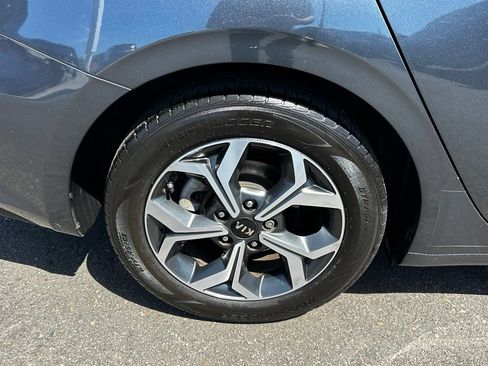 Used 2021 Kia Forte LXS FWD image 11
