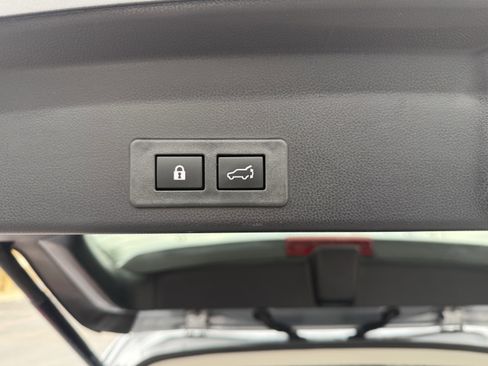 Certified 2024 Subaru Ascent Touring w/ Popular Package #2 image 10