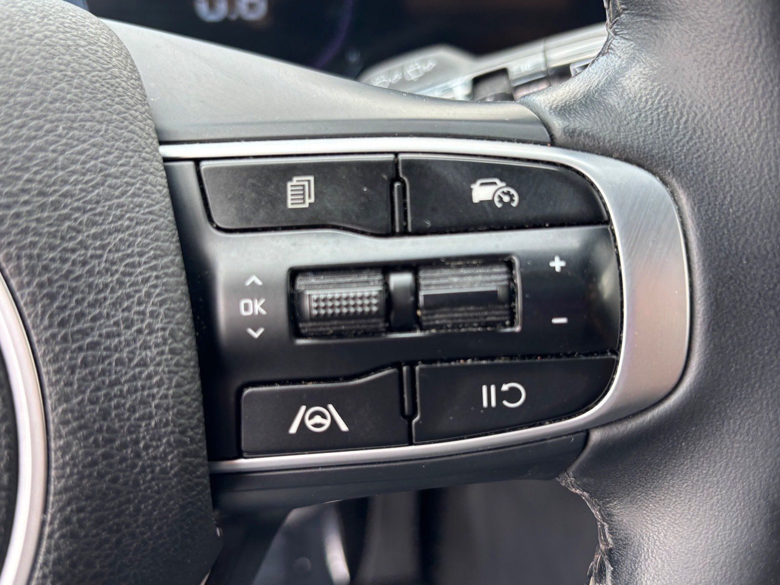Certified 2024 Kia Sportage EX FWD image 23