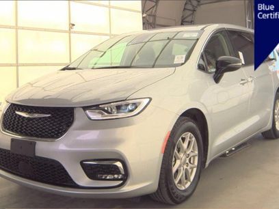 Used 2024 Chrysler Pacifica Touring-L