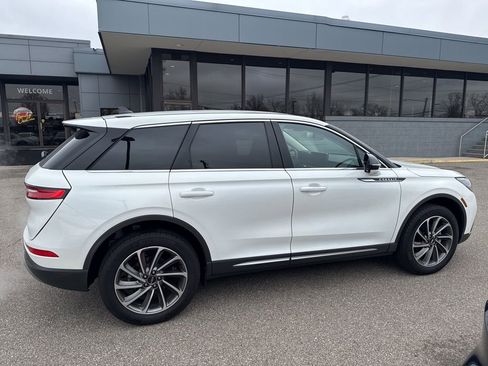 Used 2024 Lincoln Corsair AWD w/ Equipment Group 101A image 6