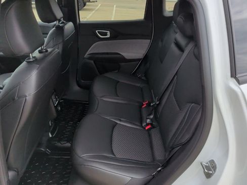 New 2026 Jeep Compass Latitude AWD/4WD image 33