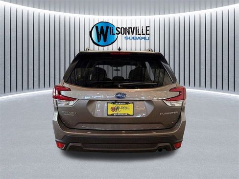 Used 2024 Subaru Forester Premium image 5