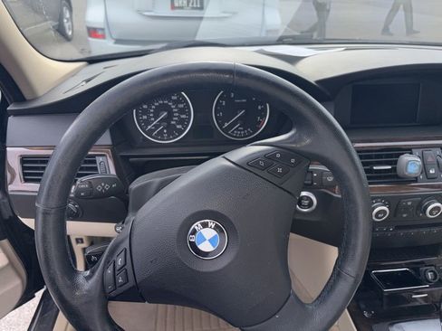 Used 2010 BMW 528i xDrive Sedan AWD/4WD image 7