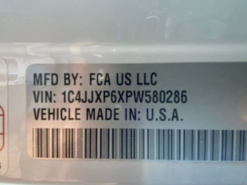 Used 2023 Jeep Wrangler Unlimited Sahara w/ Cold Weather Group image 28