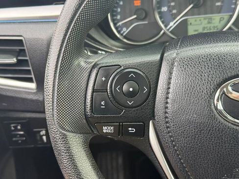 Used 2015 Toyota Corolla LE Premium image 21