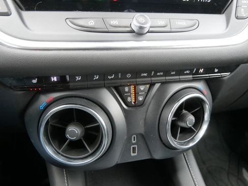 Used 2024 Chevrolet Blazer LT w/ Midnight/Sport Edition image 31