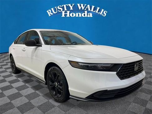 New 2025 Honda Accord SE image 1