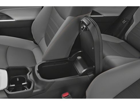 Used 2025 Toyota RAV4 XLE FWD image 9