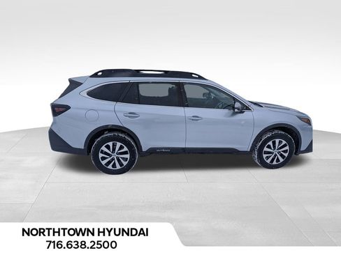 Used 2020 Subaru Outback Premium image 11