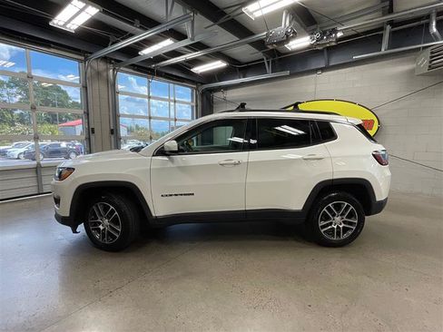 Used 2020 Jeep Compass Latitude FWD image 2
